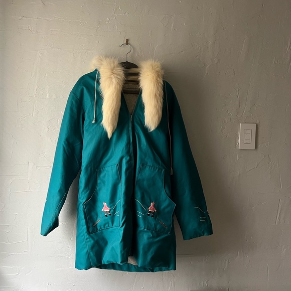 Authentic Inuit coat purchased in Toronto - Picture 2 of 8